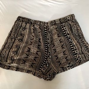 Small printed American Eagle flowy shorts!